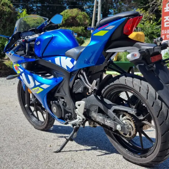 GSX-R125 23년식 6천km 블박2채널 신차급 판매합니다.