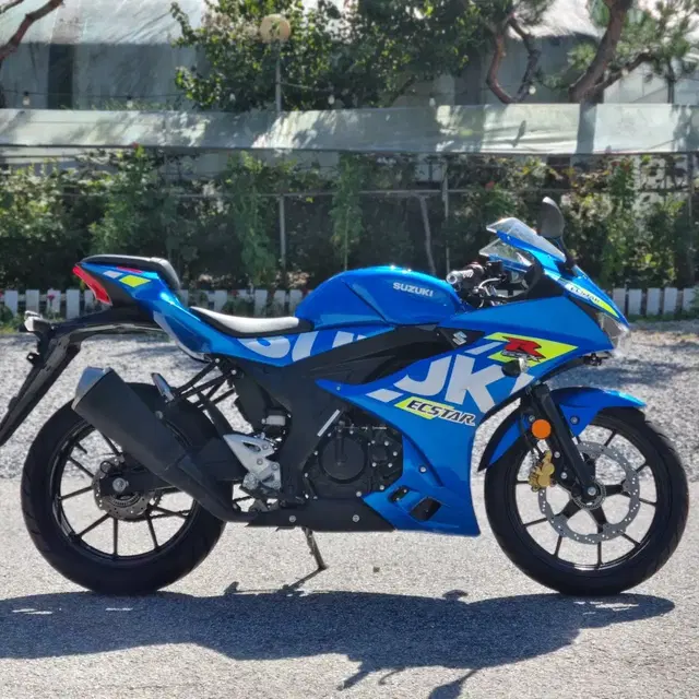 GSX-R125 23년식 6천km 블박2채널 신차급 판매합니다.