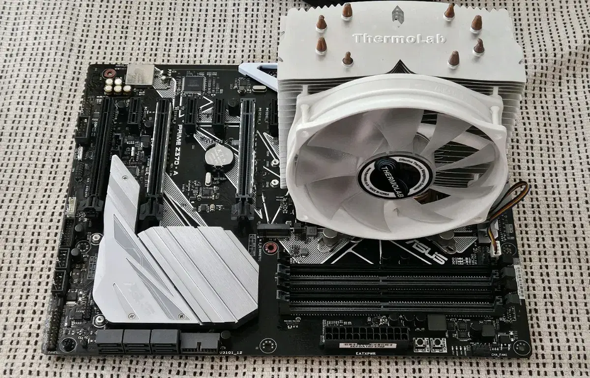 i7 8700k, z370 prime A, thremolab trinit