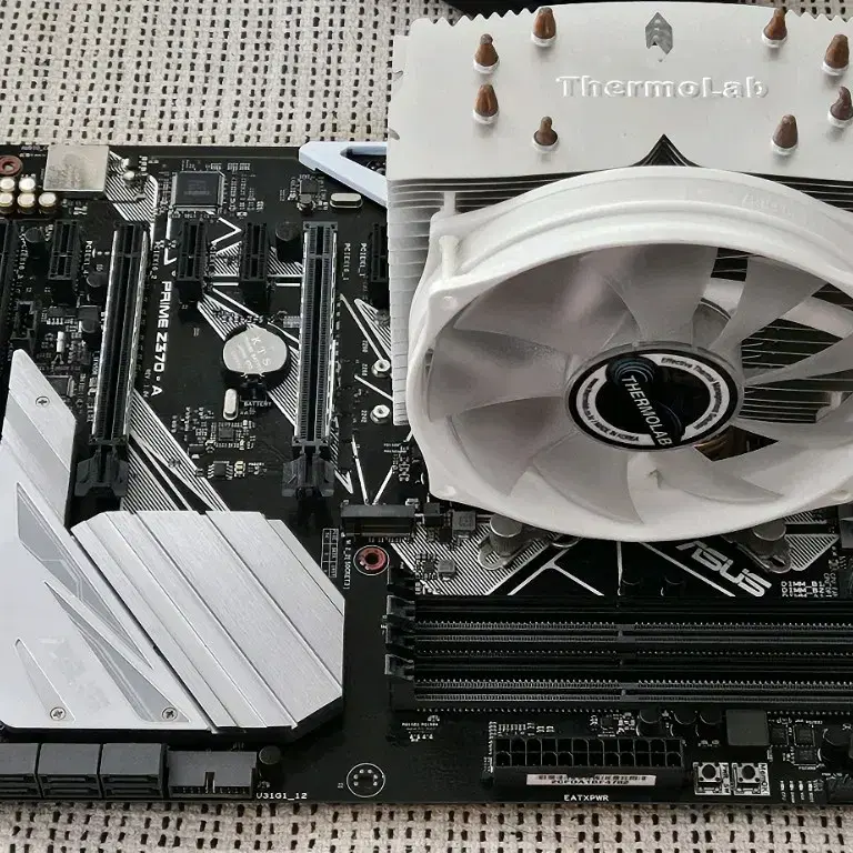 i7 8700k, z370 prime A, thremolab trinit