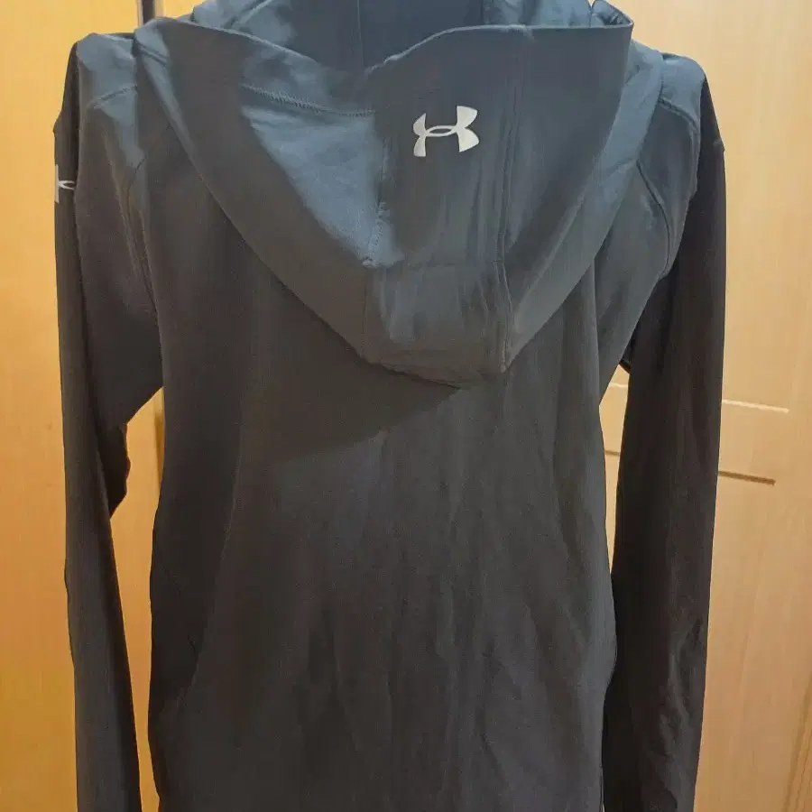 언더아머 바람막이 점퍼 M size Under Armour