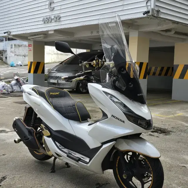 22년식 PCX125 ABS 풀튜닝 팝니다.