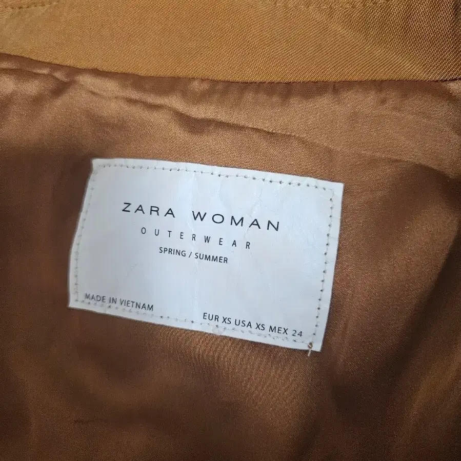 자라ZARA  woman  트렌치코트