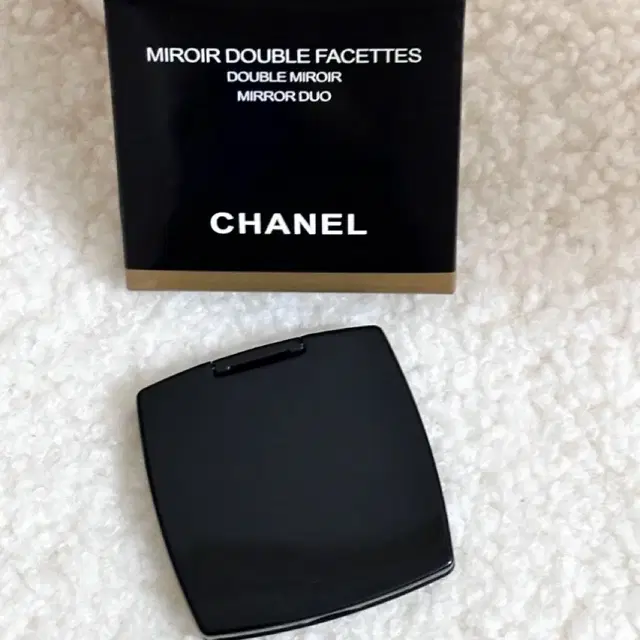 샤넬 Chanel 뷰티 사각거울 손거울 새제품