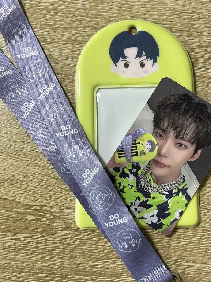 Ever SM doyoung sells photo kards & photocard holder 