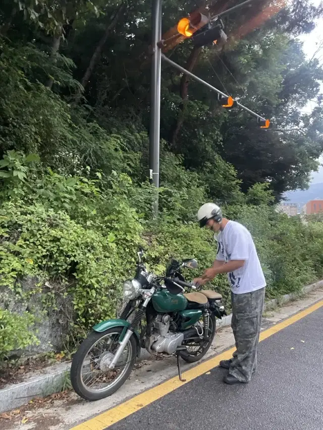 클래식 바이크 울프 노스텔지아 125 오토바이