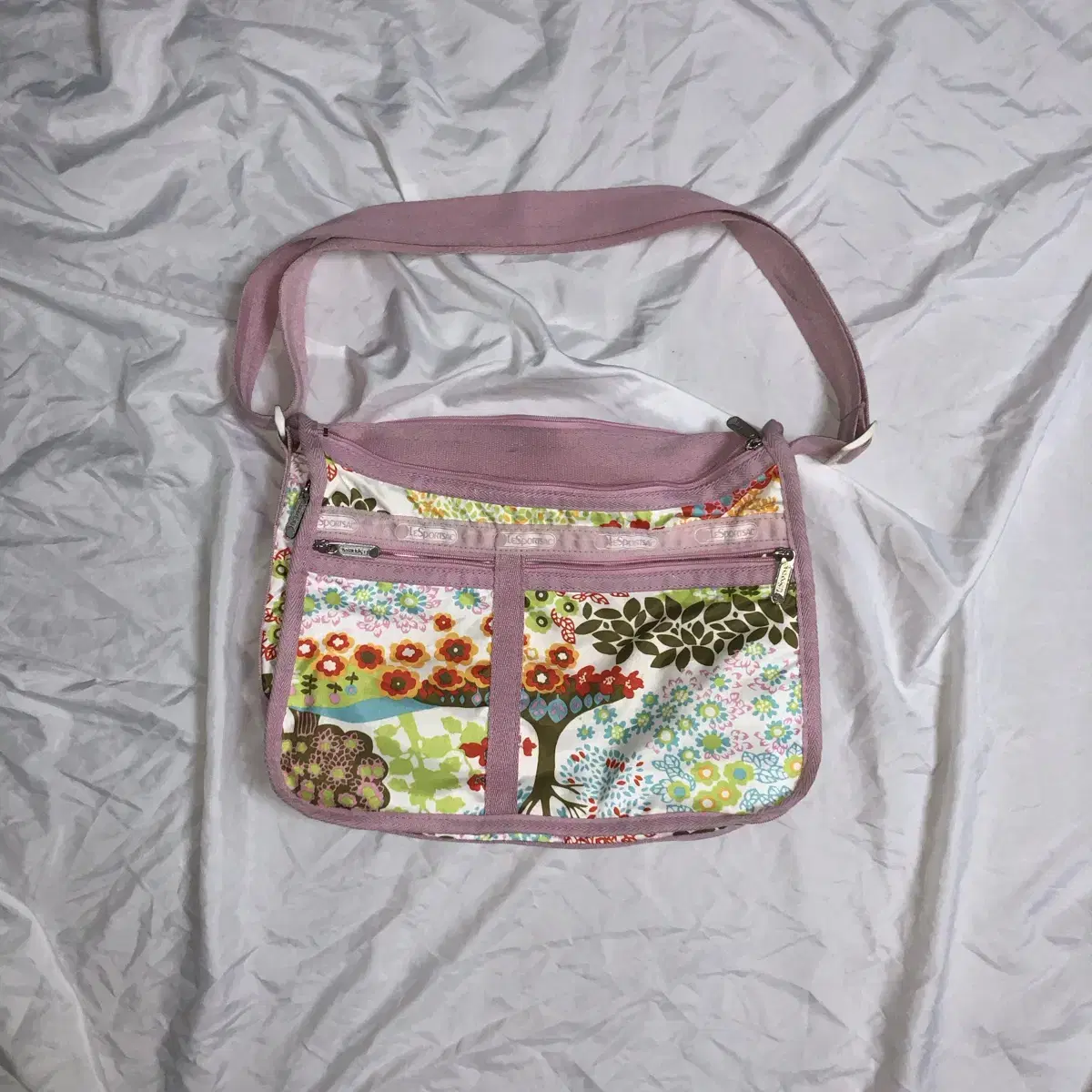 Vintage Lesportsac pink cross bag