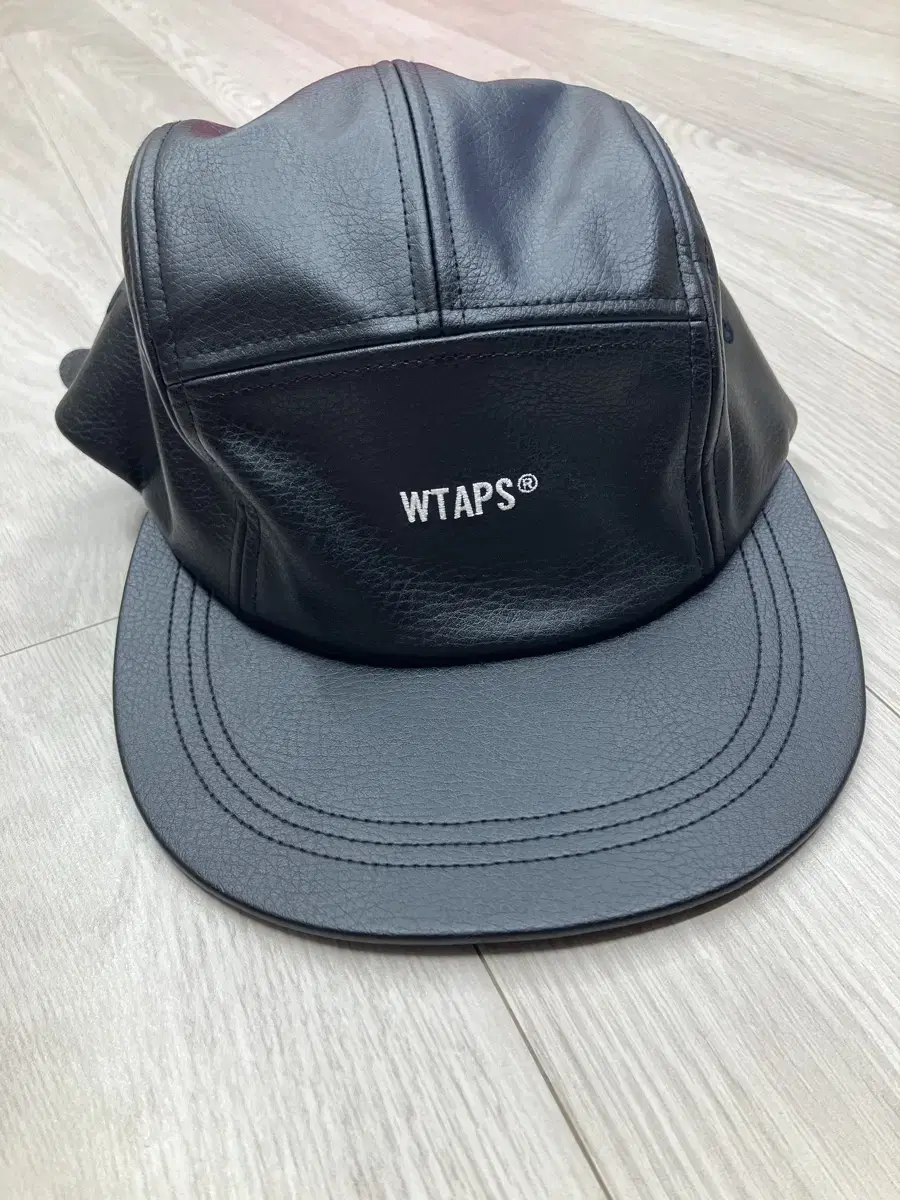 더블탭스 WTAPS 가죽 모자 판매합니다