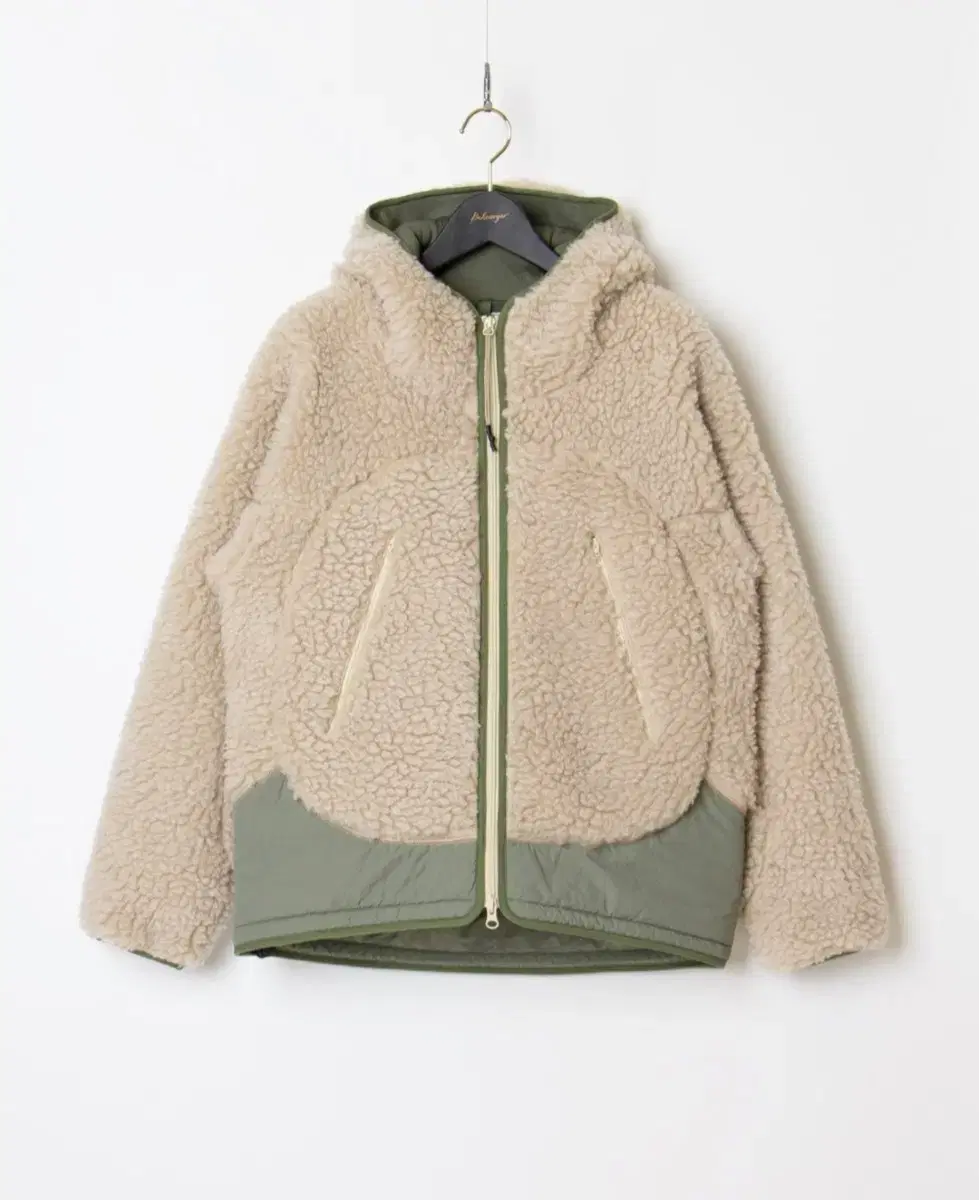 [2] Non-heavyweight deep pile hooded fleece jacket