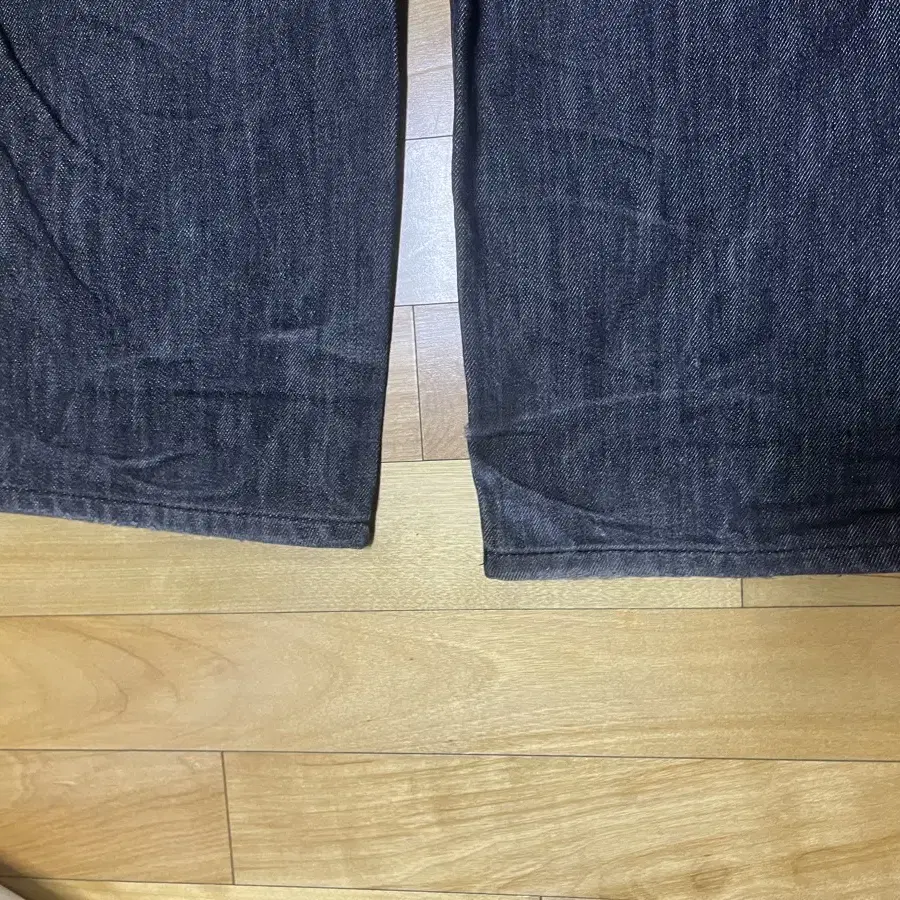 포트너스 Two Tuck Wide Black Jeans