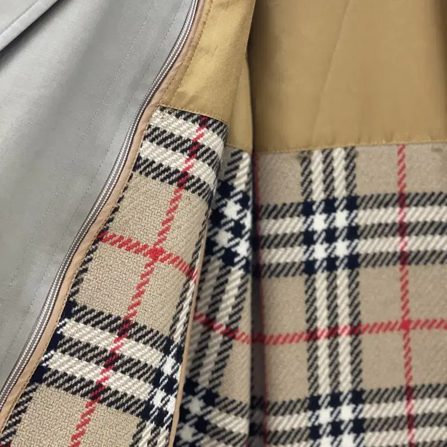 Burberry 버버리 카키 코트 (내피포함)