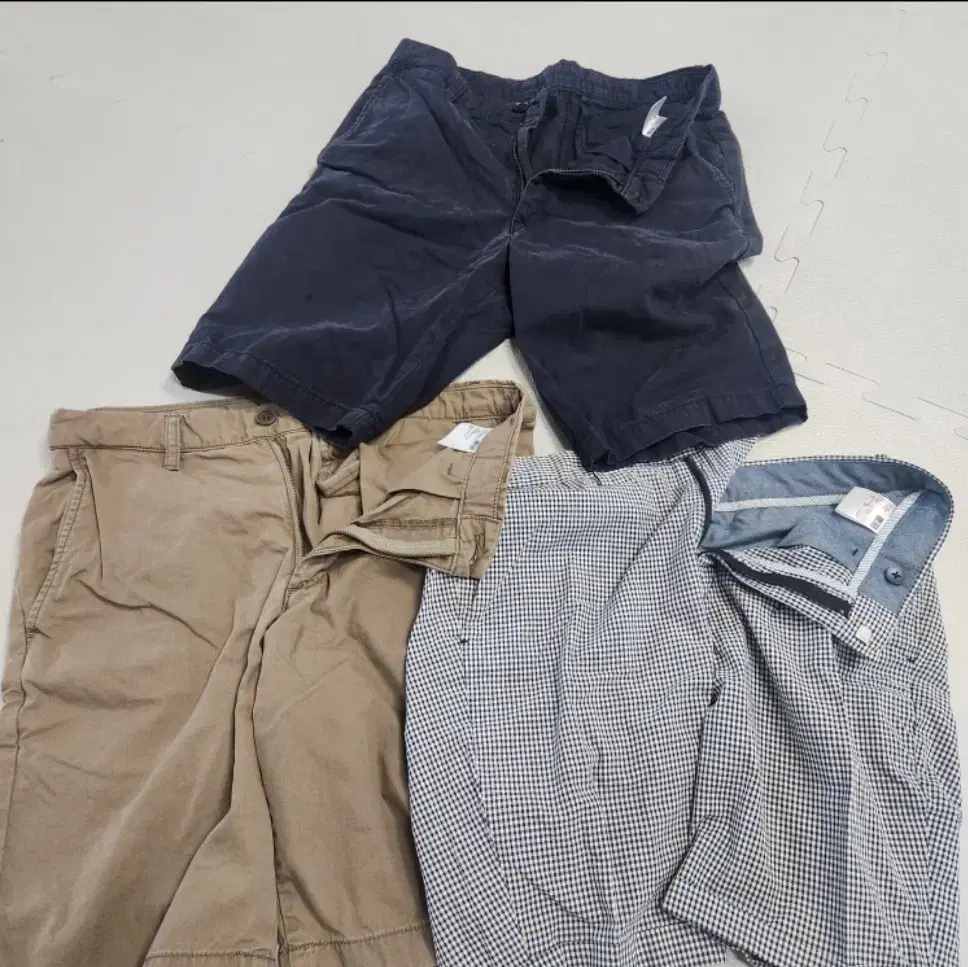 (Bulk) Uniqlo Shorts Size S 3 pieces