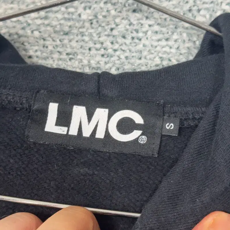 LMC 오리엔탈 프린팅 로고 블랙 후드티 S