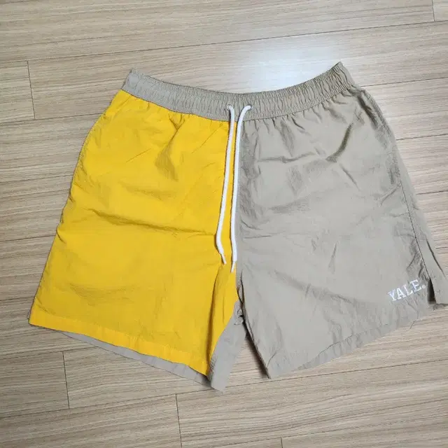 IVY LEAGUE ATHLETIC SHORTS SPLIT YELLOW