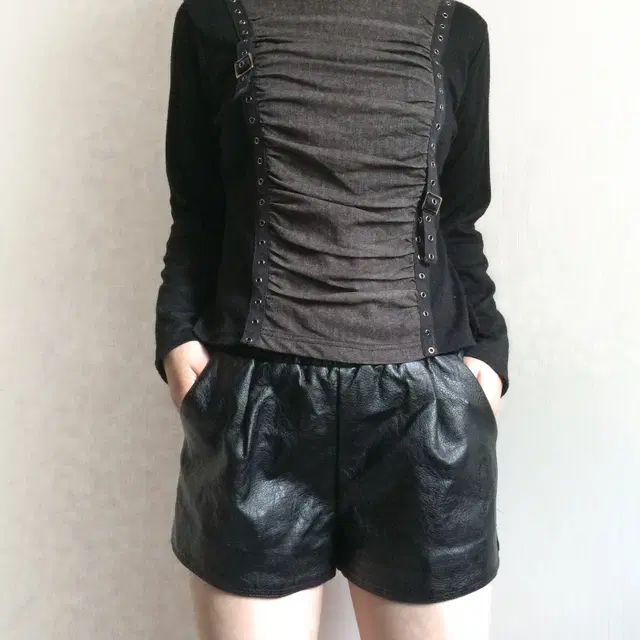 Eyelet shirring point knit sleeve