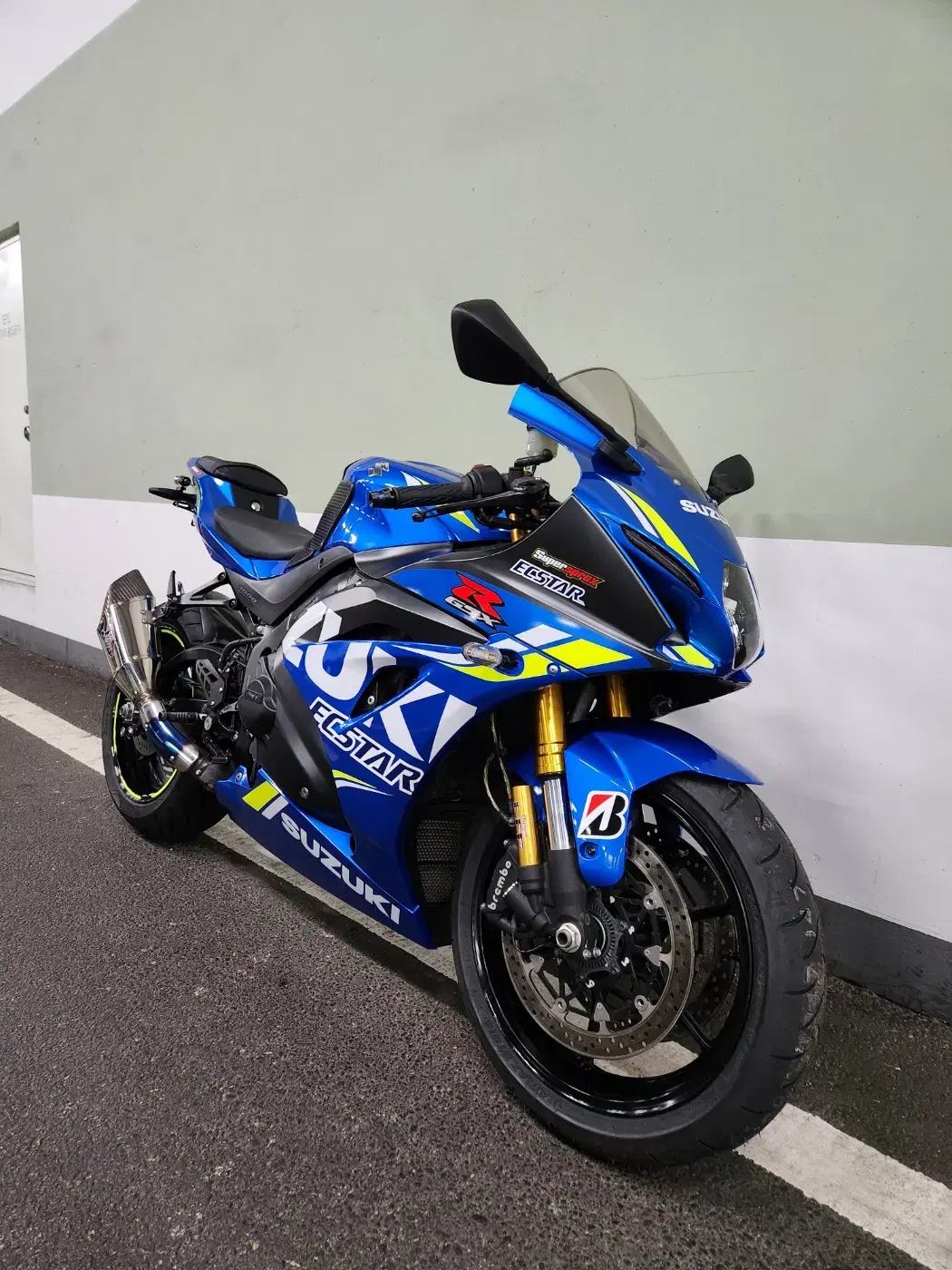 20년식 GSX-R1000R 신차컨디션 판매합니다.