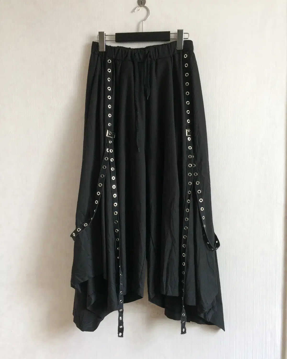 Punk mood unbalanced wide pants