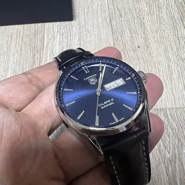 태그호이어 까레라5 데이데이트 청판 41mm+리오스 가죽줄 판매합니다