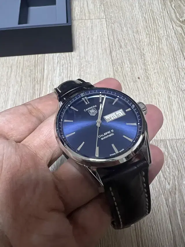 태그호이어 까레라5 데이데이트 청판 41mm+리오스 가죽줄 판매합니다