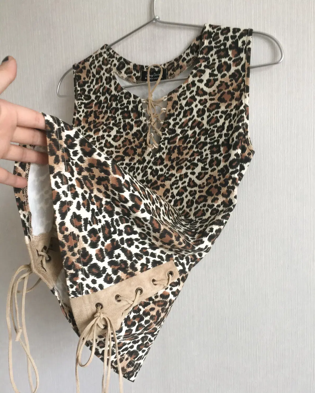 Lace up point leopard pattern sleeveless