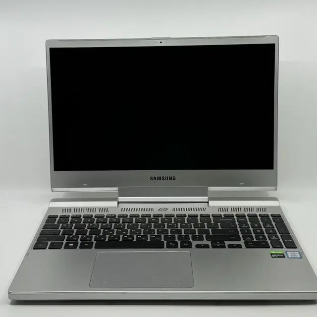 오디세이 NT850XBW-XD7A 코어 i7 16GB 게이밍노트북