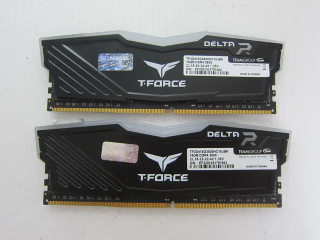 팀그룹 T-Force DDR4-3600 RGB 32G(16Gx2)