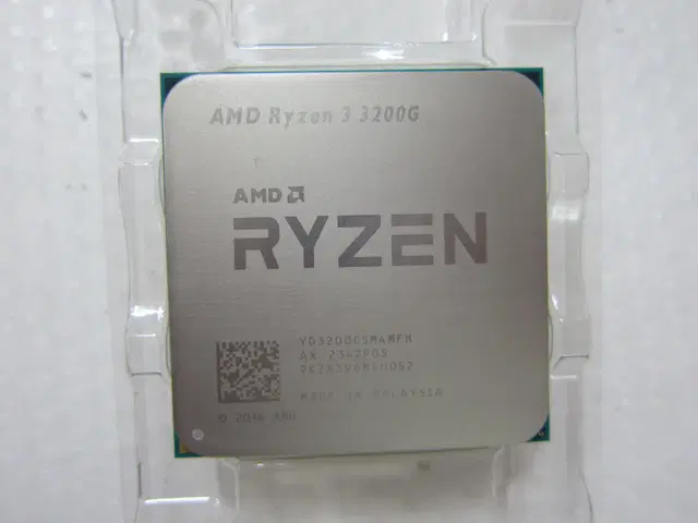 AMD 라이젠3-2세대 3200G (피카소)