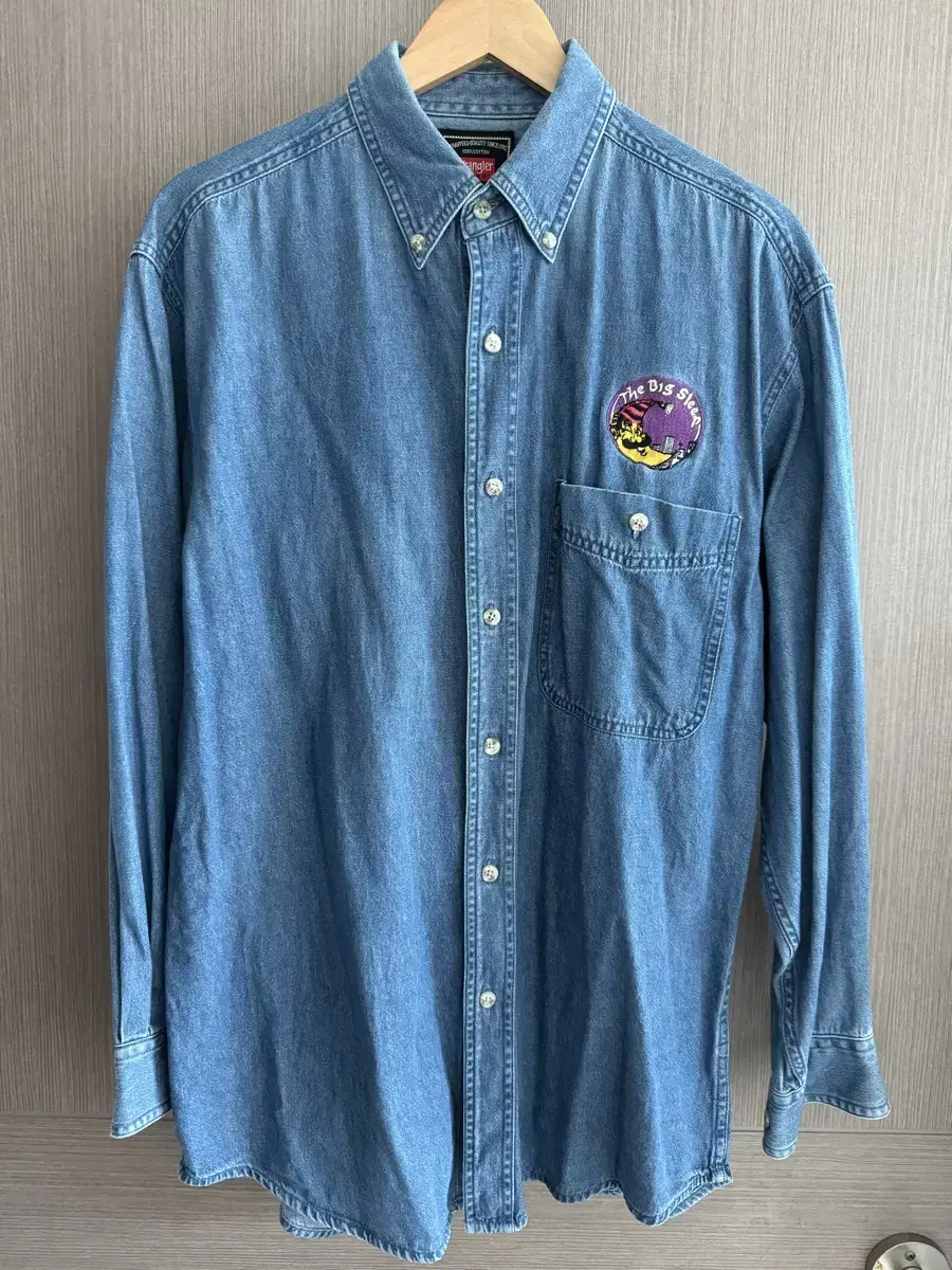 Vintage Wrangler jeans/denim shirt, size 100-103 (marked M)