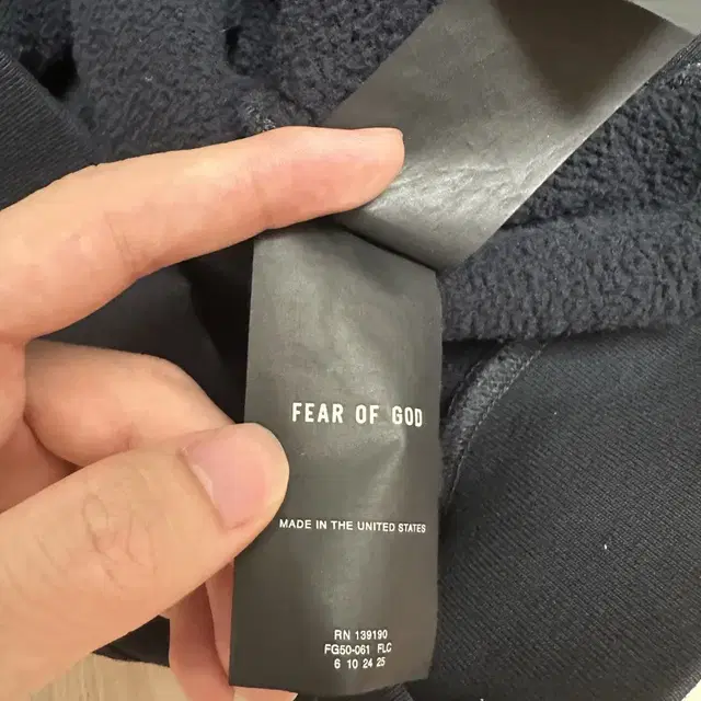 [M] Fear of God 피어오브갓 7th 선페이드 후드 (블랙)