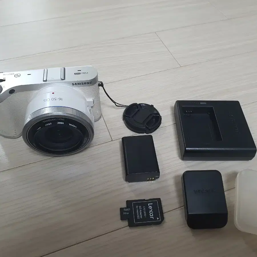 삼성 미러리스 카메라 NX300M 과 16-50렌즈 킷