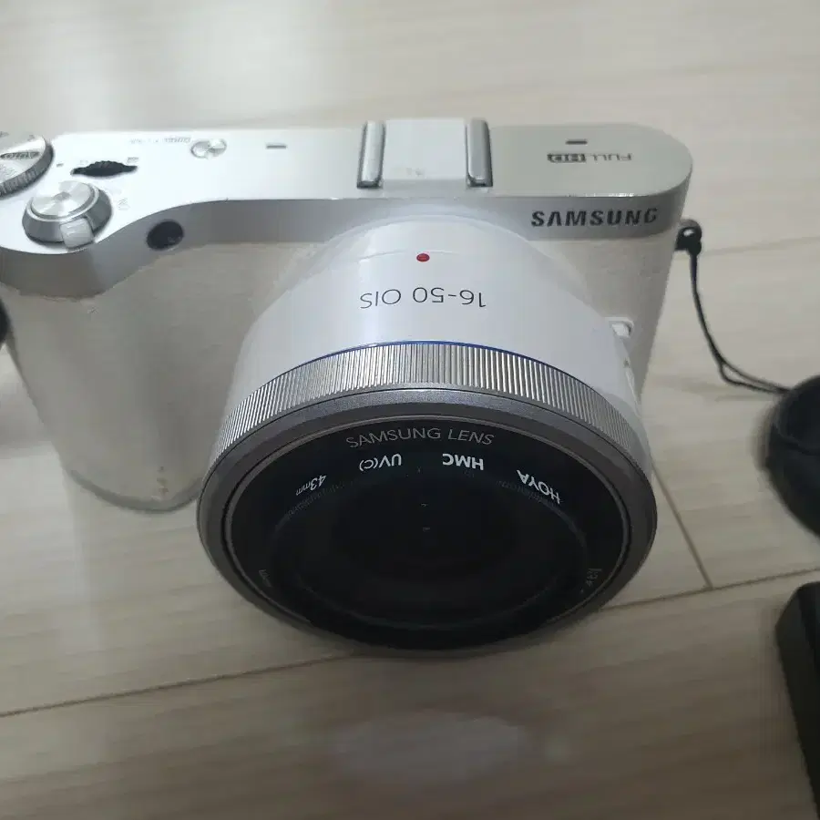 삼성 미러리스 카메라 NX300M 과 16-50렌즈 킷