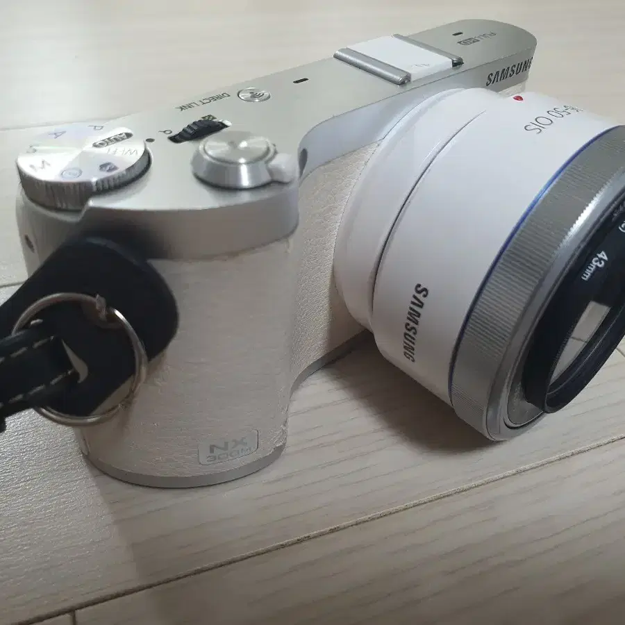 삼성 미러리스 카메라 NX300M 과 16-50렌즈 킷