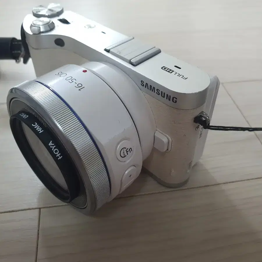 삼성 미러리스 카메라 NX300M 과 16-50렌즈 킷