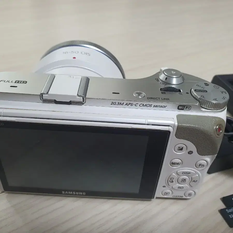 삼성 미러리스 카메라 NX300M 과 16-50렌즈 킷