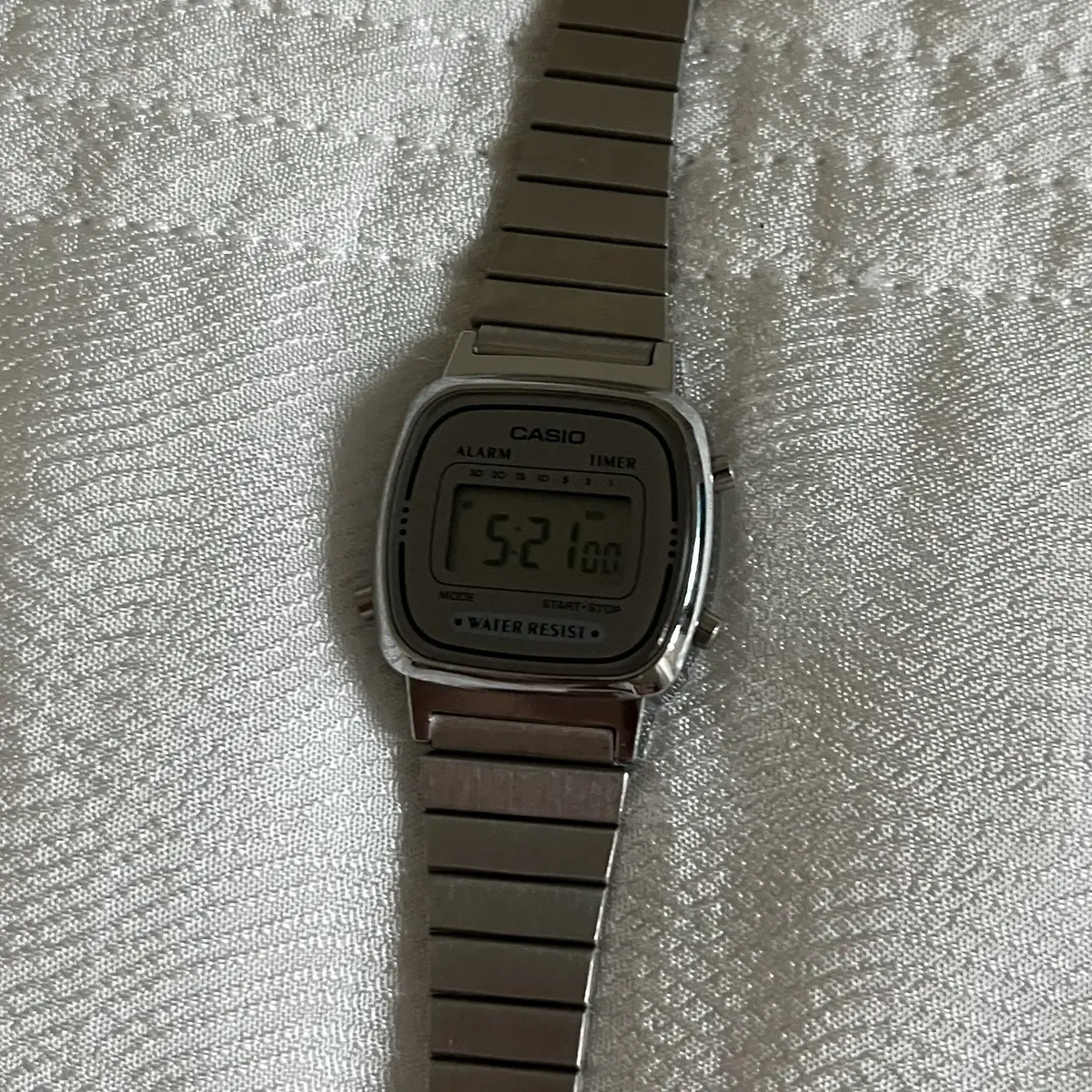 CASIO la670w watch