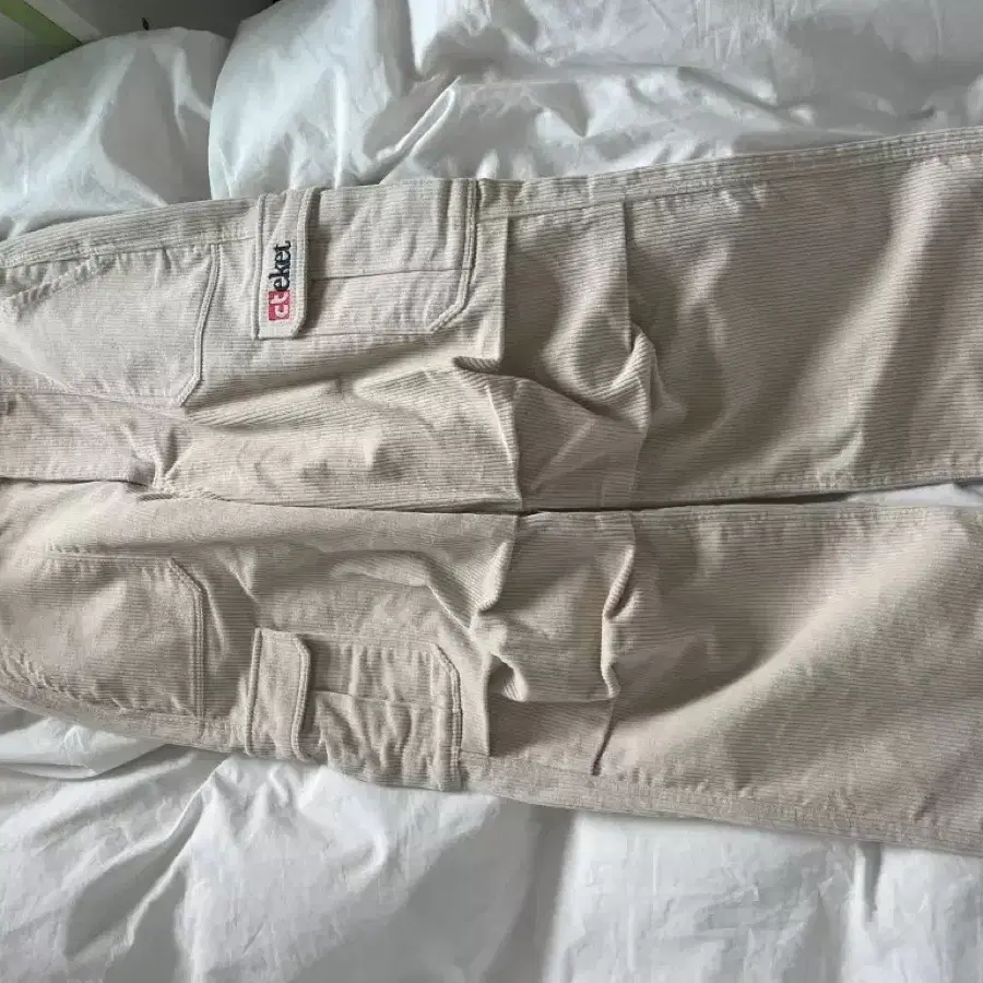 테켓 Plan Corduroy Pants Cream