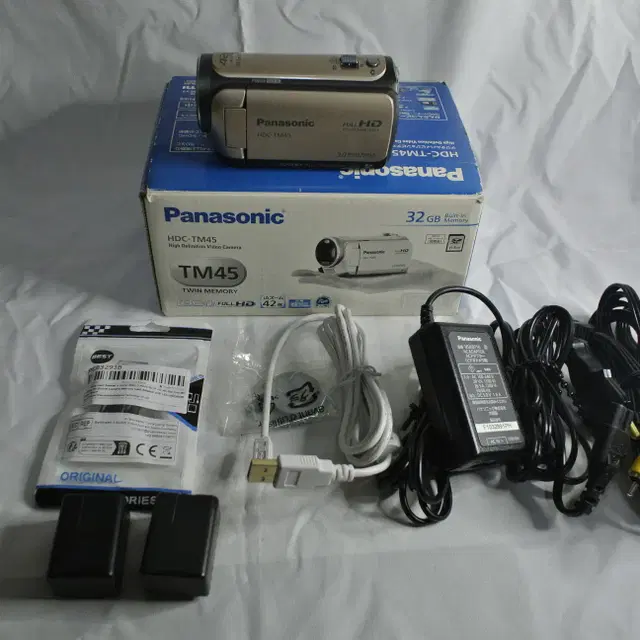 PANASONIC HDC TM45 빈티지캠코더