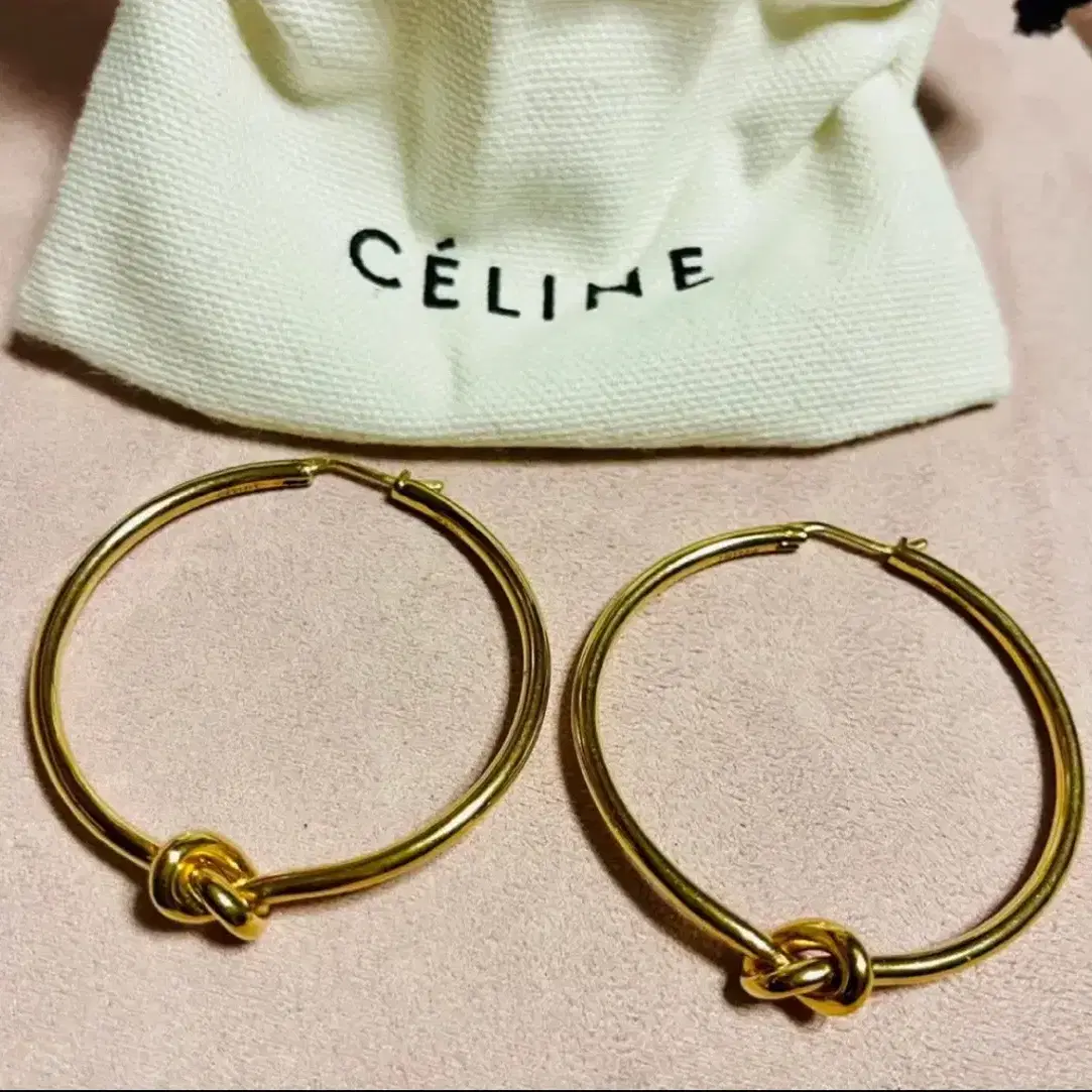 Old Celine 올드셀린 knot 후프귀걸이 새상품