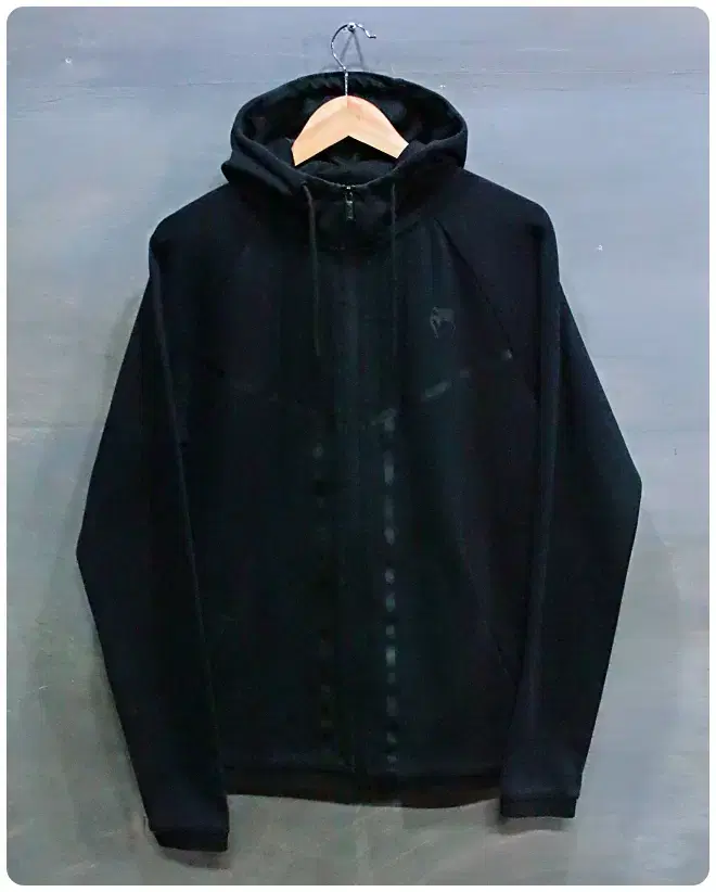 [L] Venom UFC Lay X Connect Hooded Zip-Up Jacket (35% off)