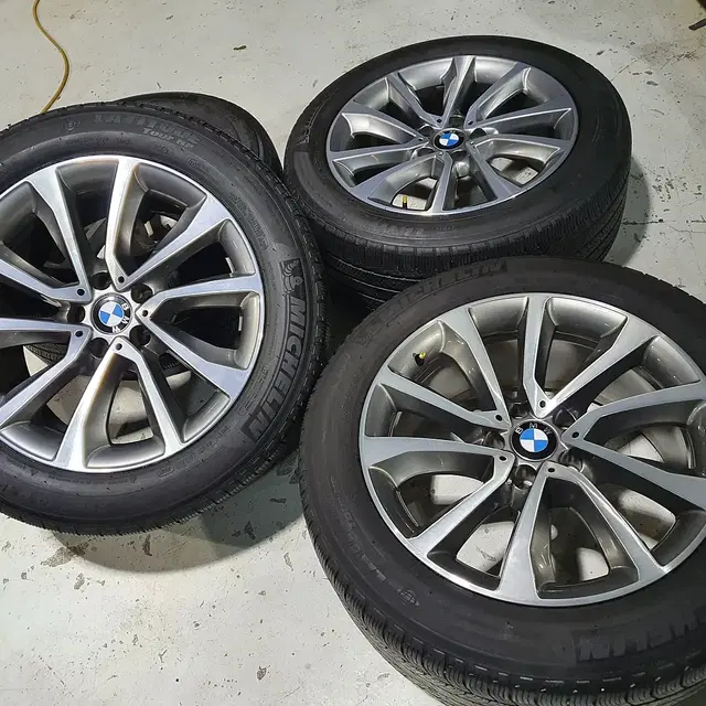 BMW F바디 X5/X6  19인치 순정품휠타이어 한대분 판매