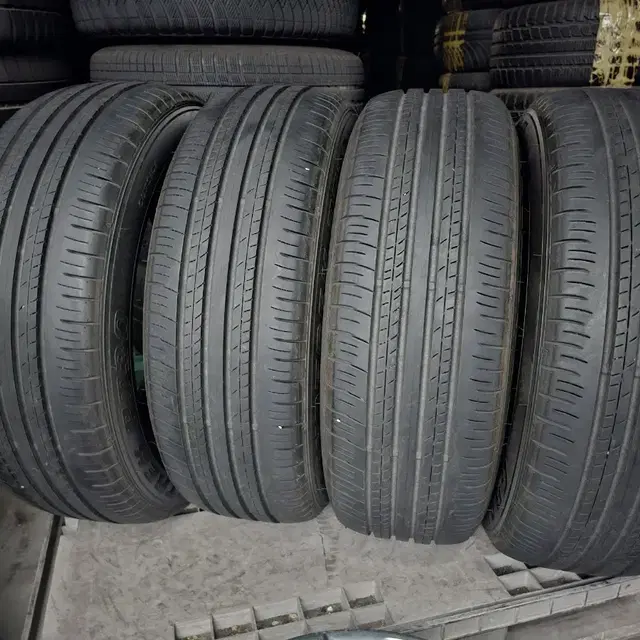 2256018(225/60R18)던롭중고타이어 그랜드트랙 4개판매가표기