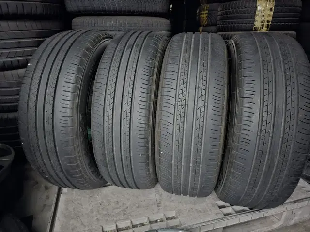 2256018(225/60R18)던롭중고타이어 그랜드트랙 4개판매가표기