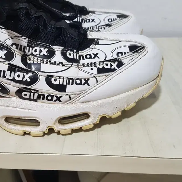 <택포>260~265 NIKE 95 AIR-MAX 프리미엄 정품 쿠션화!