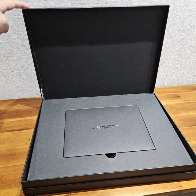 ROG Zephyrus S 9750h rtx2080 24GB 1TB 24