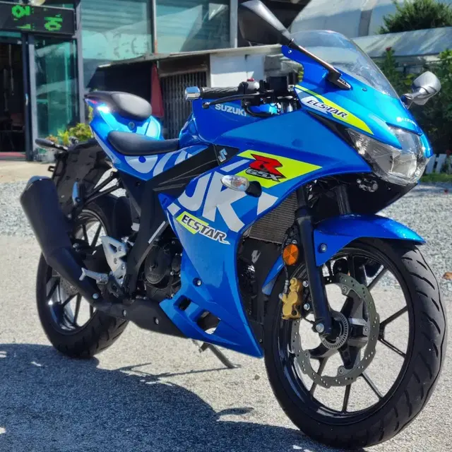 GSX-R125 23년식 6천km 블박2채널 신차급 판매합니다.