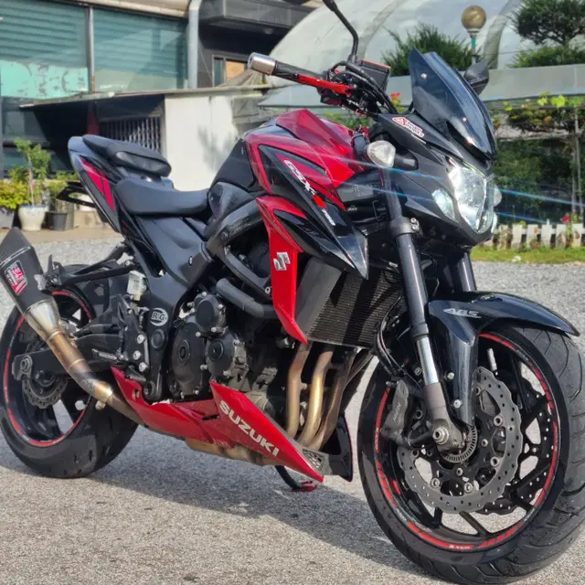 GSX-S750 (스칠반) 18년식 3만5천KM 구변완 판매합니다.