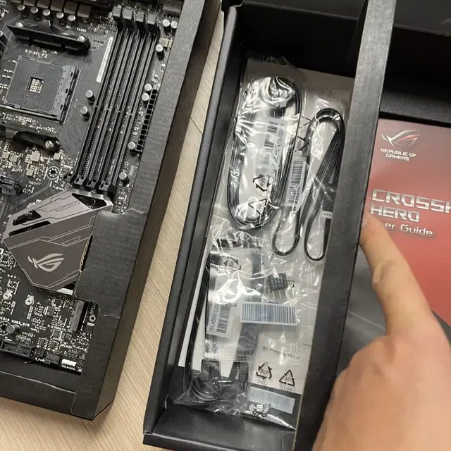 ASUS ROG CROSSHAIR VI HERO X370 마더보드