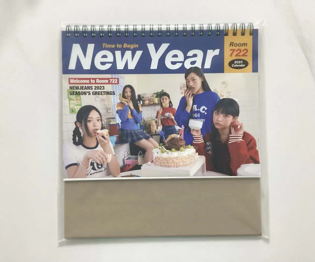 (unsealed)New Jeans 2023 seasons greetings Sell Calendar