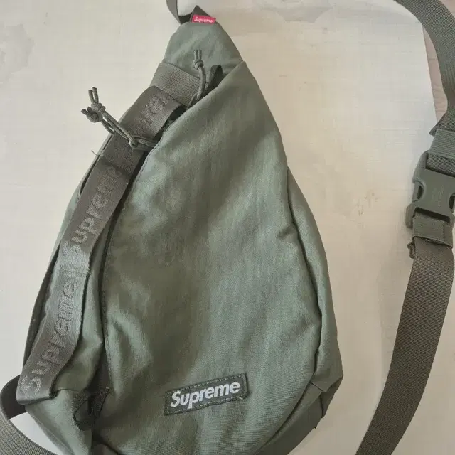 슈프림 Supreme Sling Bag Olive - 20FW