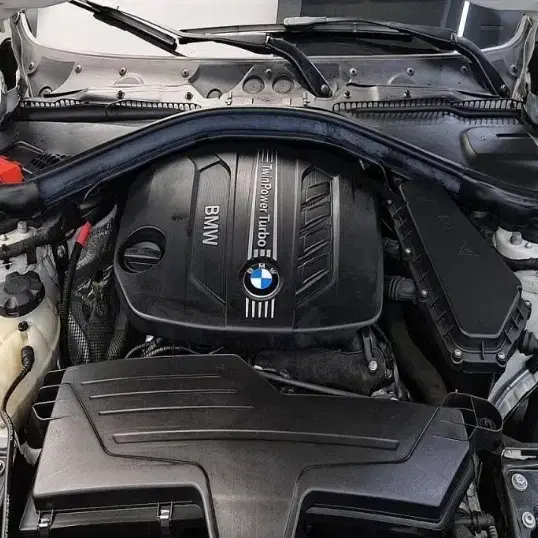 [BMW]3시리즈 (F30) 320d xDRIVE 투어링 (5인승)